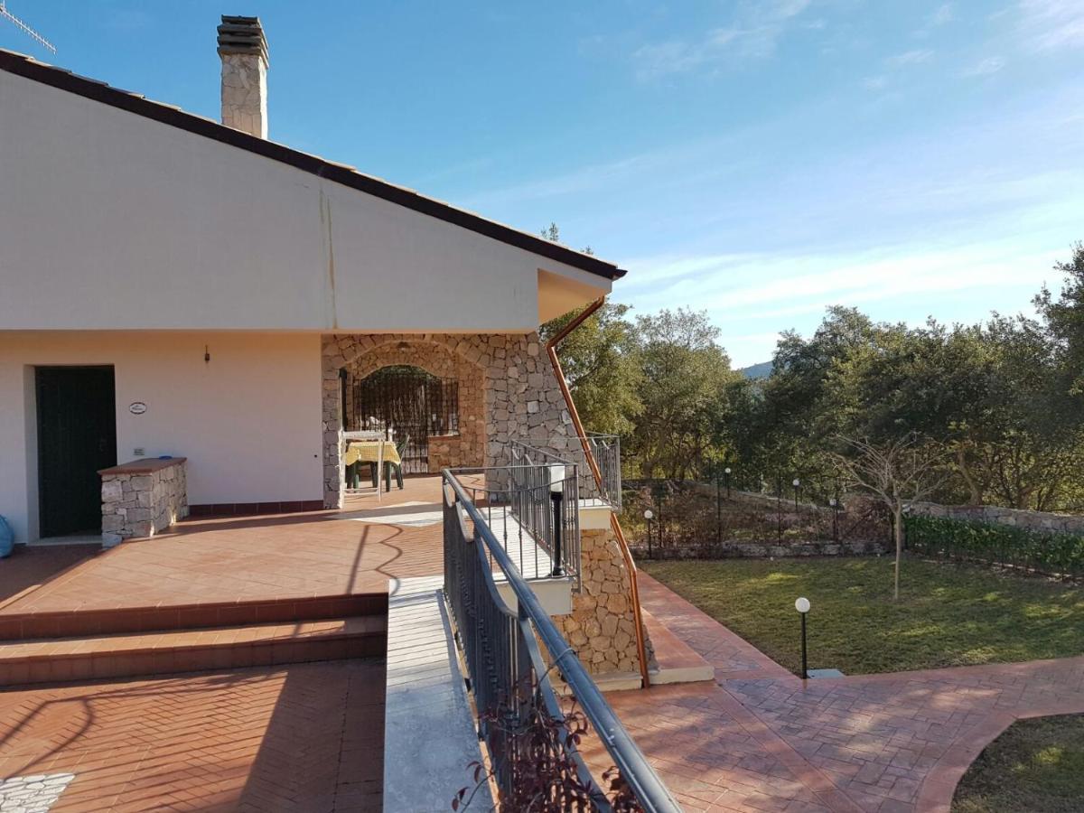 Villa Suber Sperlonga Bagian luar foto
